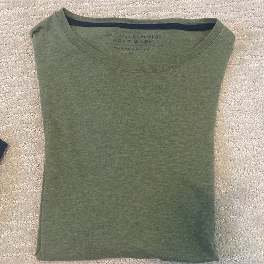 Banana Republic, soft wash, long sleeve t-shirt, size medium